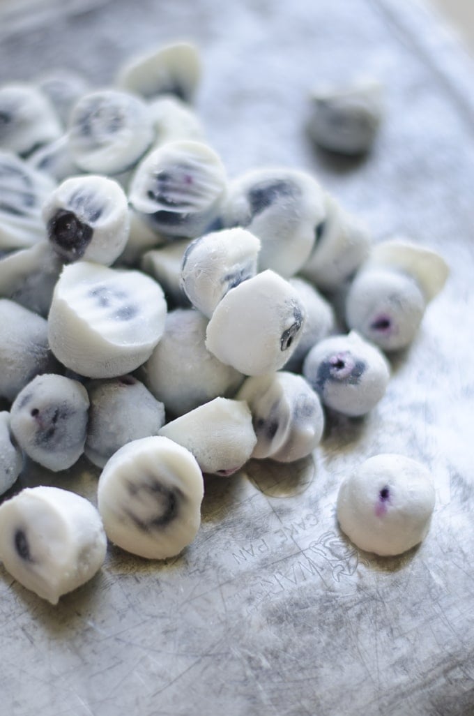 These Frozen Yogurt Blueberries are a simple, healthy snack that satisfy your sweet tooth big time. Totally adaptable to the yogurt you have on hand!