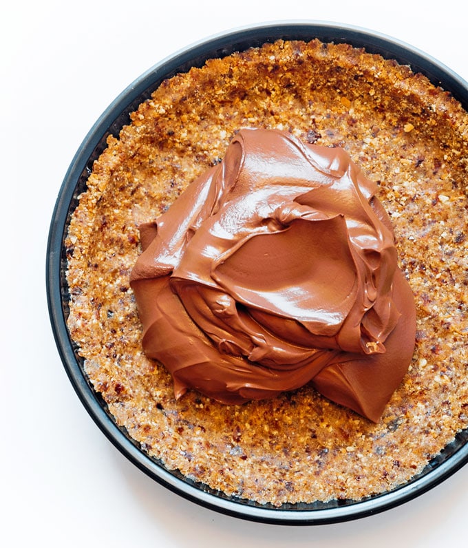 Sliky chocolate mousse in a pie crust