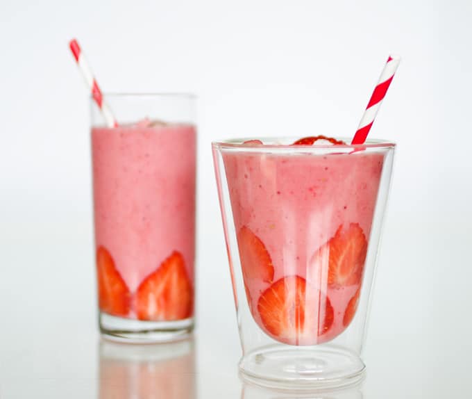 strawberry-rhubarb-smoothie-680