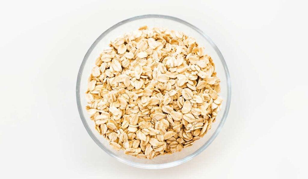 Rolled oats in a bowl