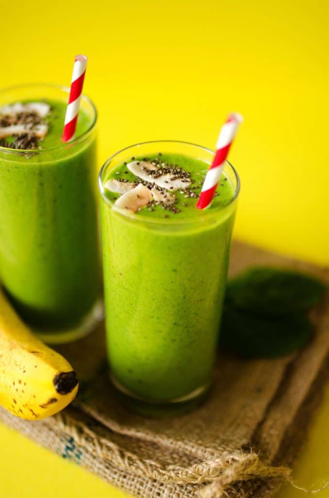 How to Make Green Smoothies (An Easy Guide for Beginners!)