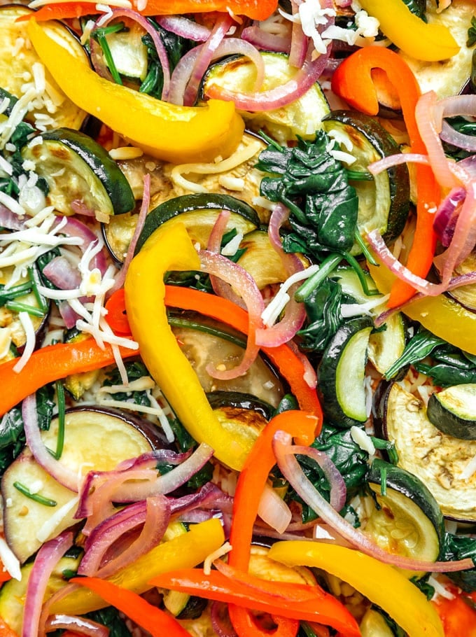 Vegetable pizza close up photo