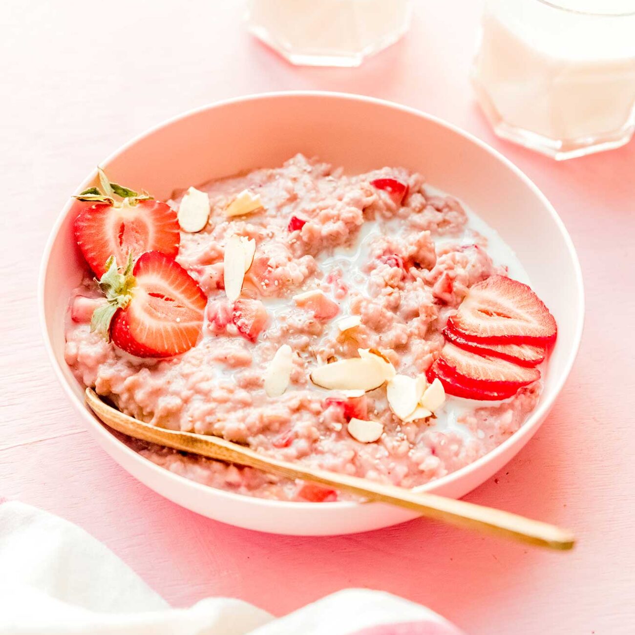 Easy Homemade Strawberry Oatmeal | Live Eat Learn
