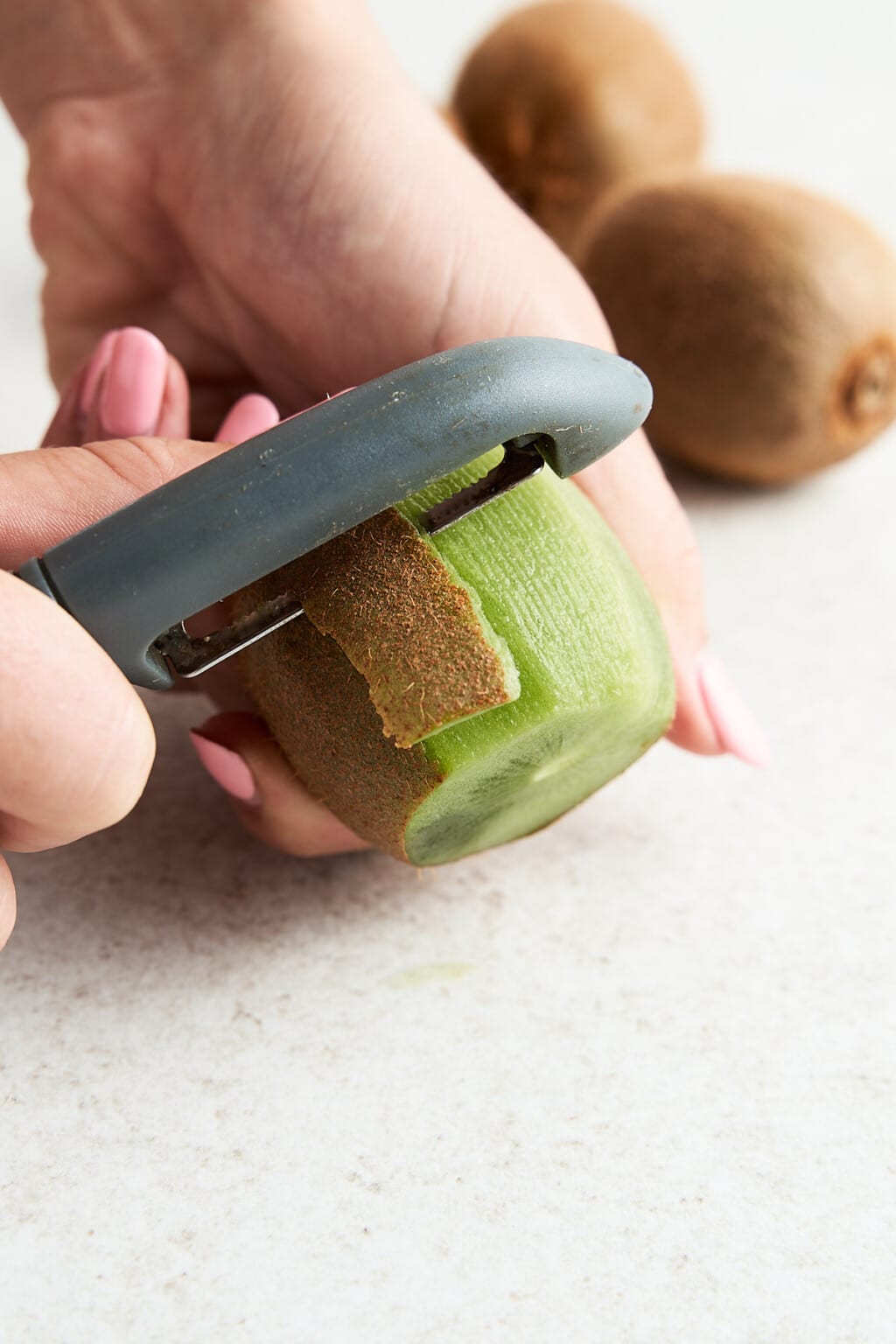 How to cut a kiwi 4 methods with photos live eat learn