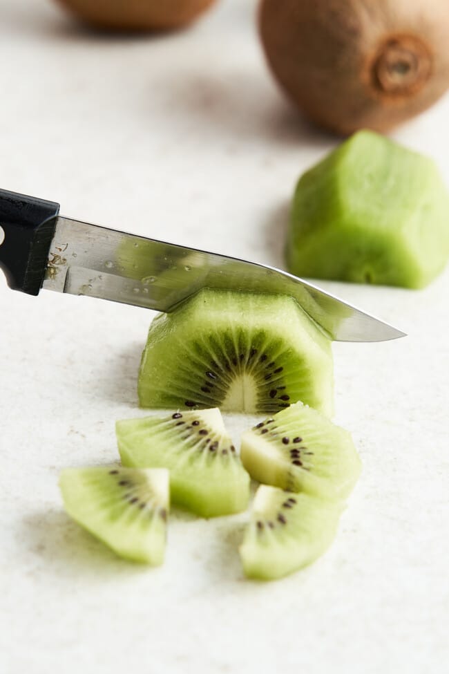 How to cut a kiwi 4 methods with photos live eat learn