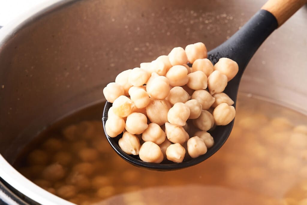 Cooked chickpeas in an instant pot.