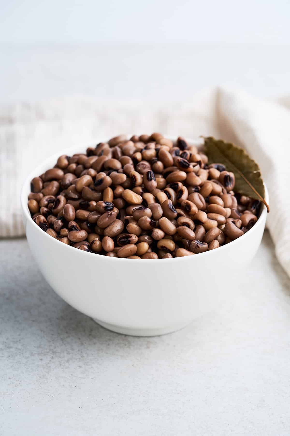 How to cook black eyed peas.
