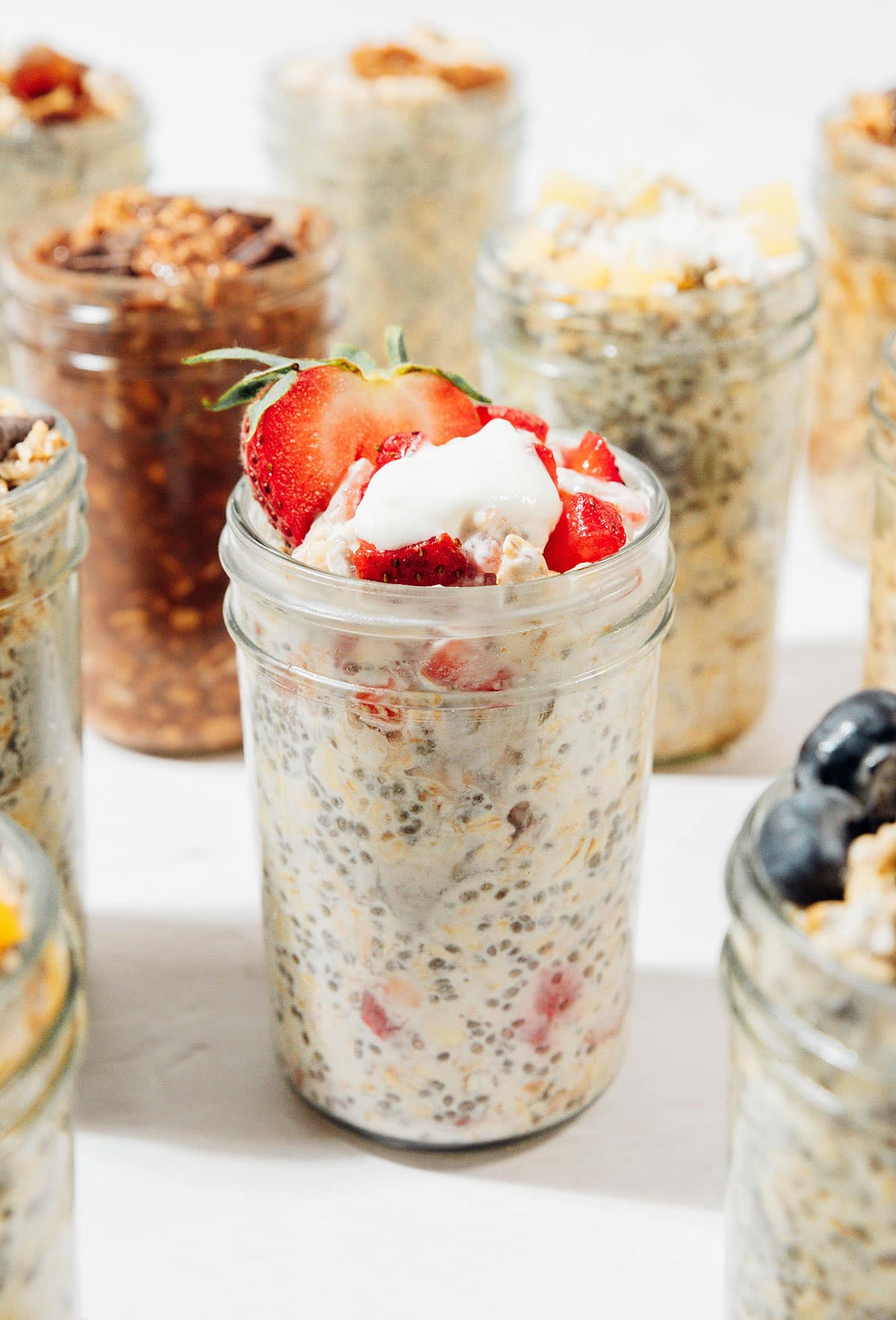 Many flavors of overnight oats.