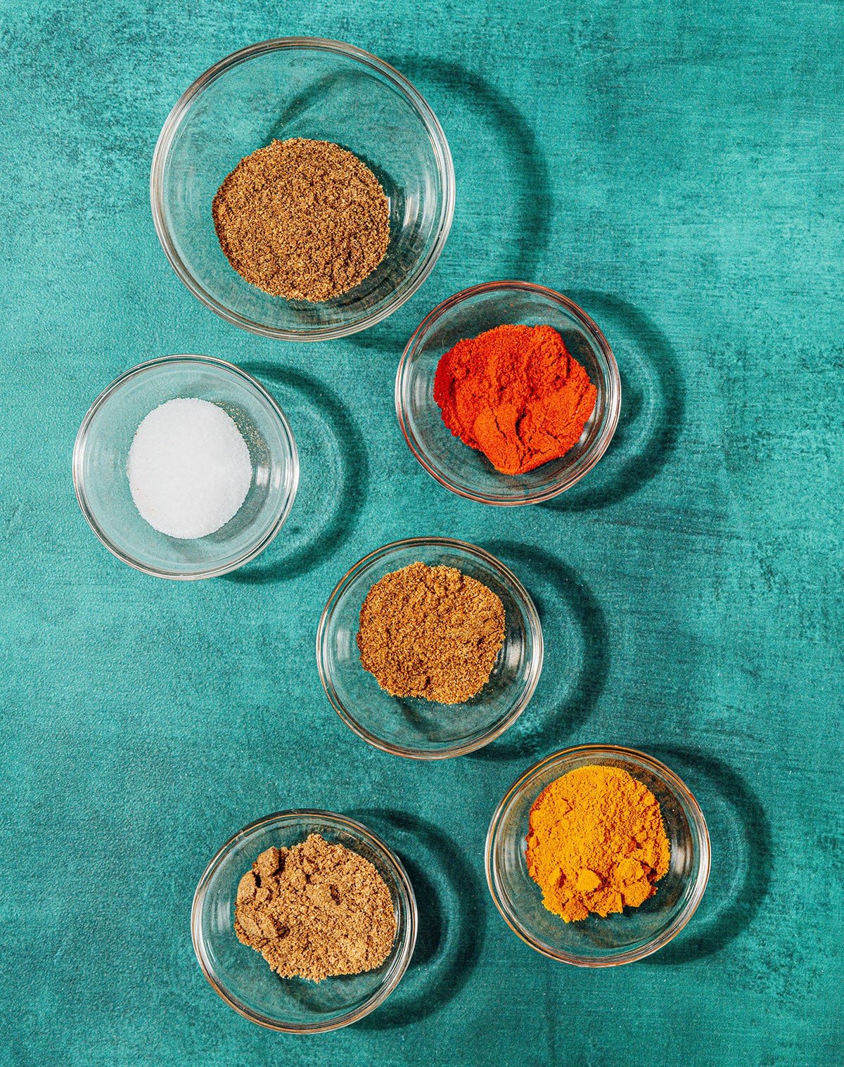 Spices to make tikka masala.