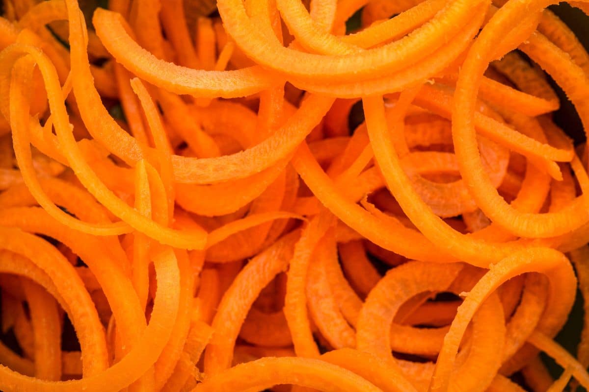 Many carrot noodles.