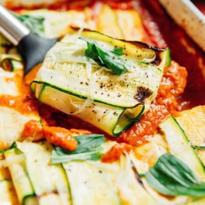 Zucchini ravioli on a spatula.